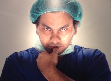 Wah! Slank Berpose Nyaris Bugil   